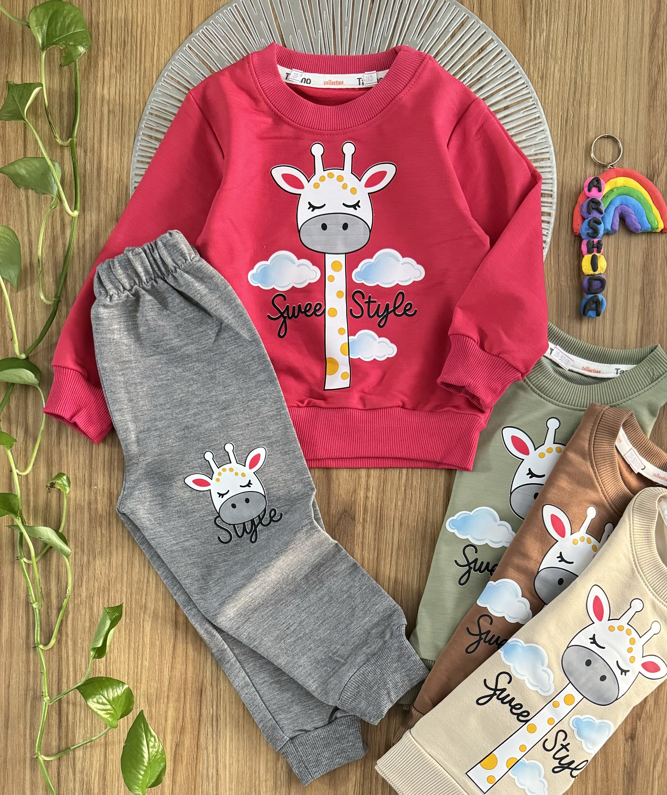 ست بلوز و شلوار طرح زرافه کد۲۴۱۵